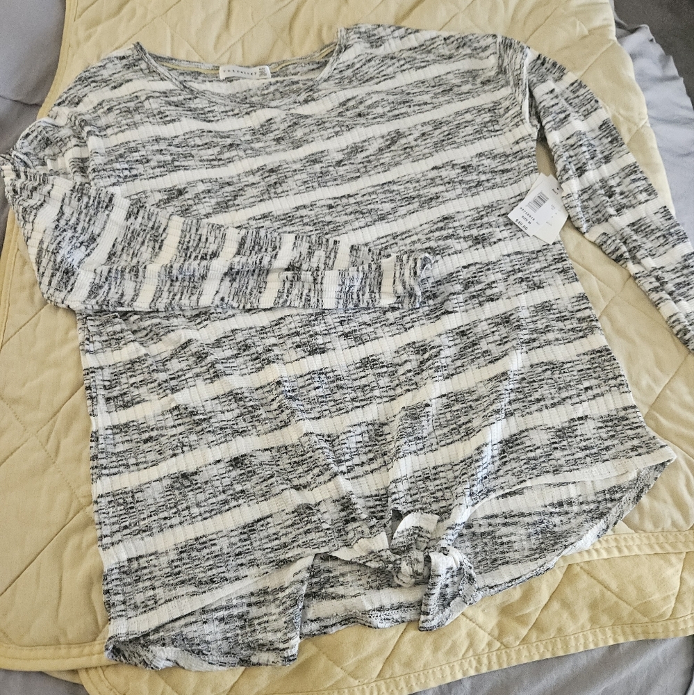 Knit top waist tie accent